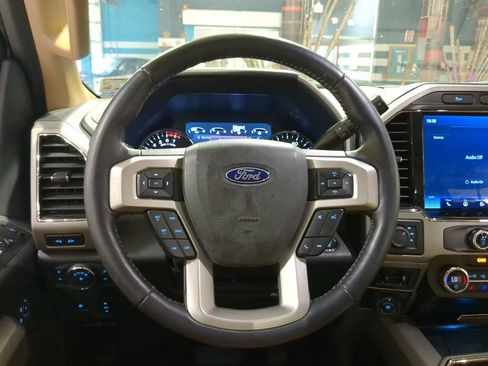 Used 2022 Ford F250 Lariat w/ Lariat Ultimate Package AWD/4WD image 2