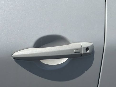 Used 2025 Nissan Rogue SV FWD image 11