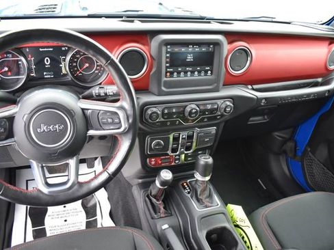 Used 2021 Jeep Wrangler Unlimited Rubicon w/ Cold Weather Group AWD/4WD image 18