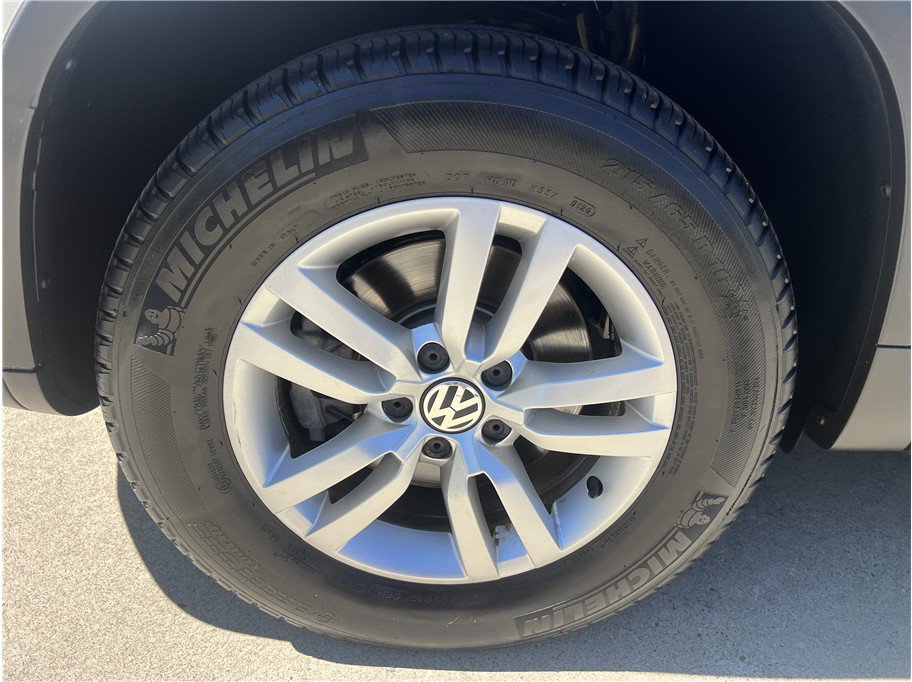 Used 2013 Volkswagen Tiguan S FWD image 19