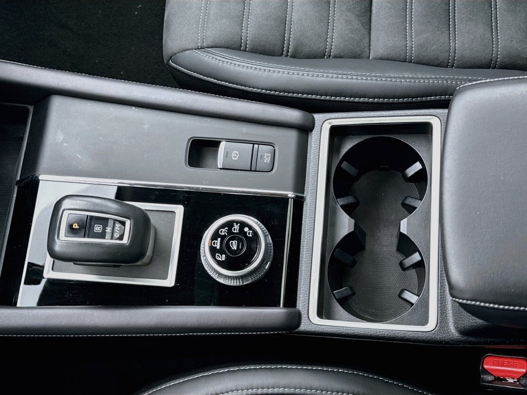 Used 2023 Mitsubishi Outlander SE FWD image 18