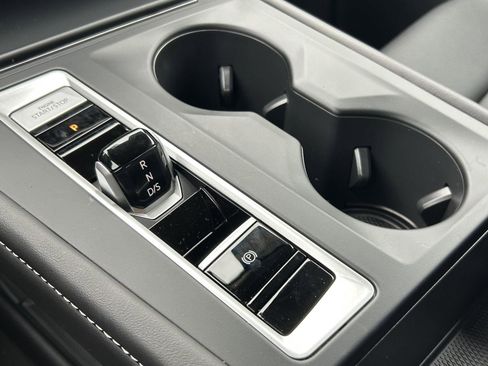 Used 2024 Volkswagen Atlas SE image 21