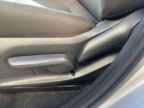 Used 2025 Toyota RAV4 LE image 23