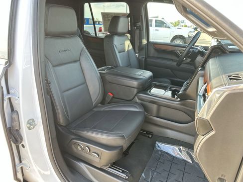 Used 2025 GMC Yukon Denali image 25