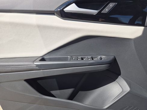 New 2026 Volkswagen Taos S FWD image 17