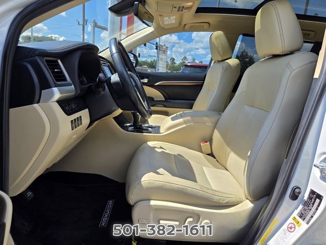 Used 2019 Toyota Highlander Limited Platinum FWD image 9