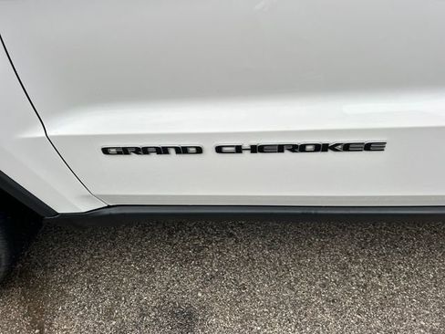 Used 2021 Jeep Grand Cherokee Limited w/ Trailer Tow Group IV image 57