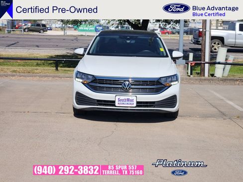 Used 2024 Volkswagen Jetta SE w/ Panoramic Sunroof Package FWD image 6