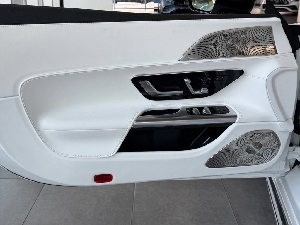 New 2026 Mercedes-Benz Maybach SL 680 image 12