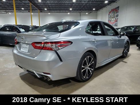 Used 2018 Toyota Camry SE w/ Audio Package FWD image 9
