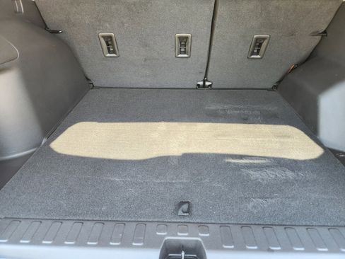 Used 2024 GMC Terrain SLE w/ Driver Convenience Package FWD image 24