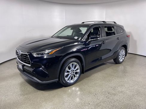 Used 2023 Toyota Highlander Limited FWD image 8