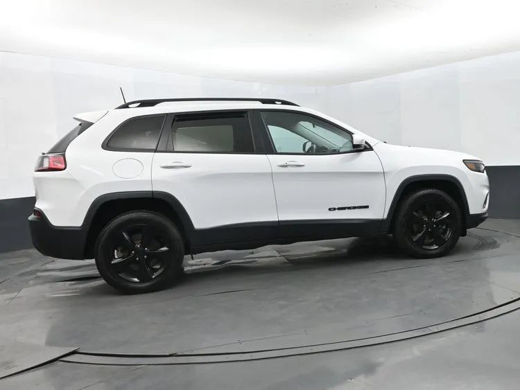 Used 2020 Jeep Cherokee Latitude Plus AWD/4WD image 4