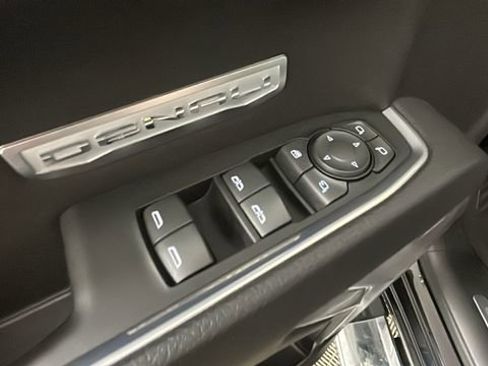 Used 2023 GMC Sierra 1500 Denali AWD/4WD image 12