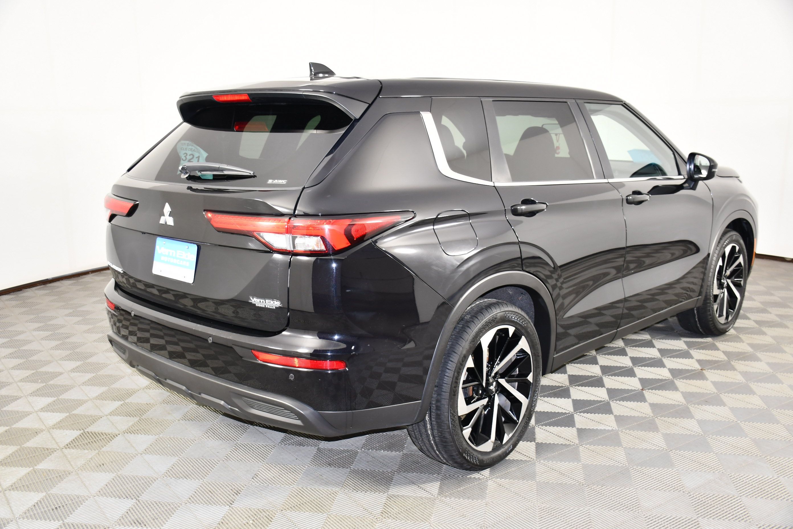 Used 2022 Mitsubishi Outlander ES AWD/4WD image 5