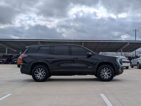Used 2024 GMC Acadia AT4 w/ Luxury Package image 6