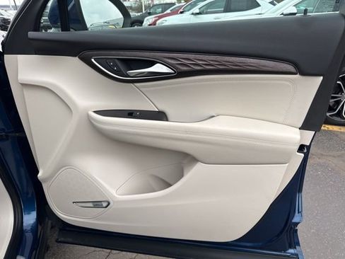 Used 2023 Buick Envision Avenir image 28
