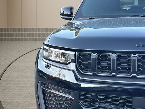 New 2026 Jeep Grand Cherokee Altitude image 10