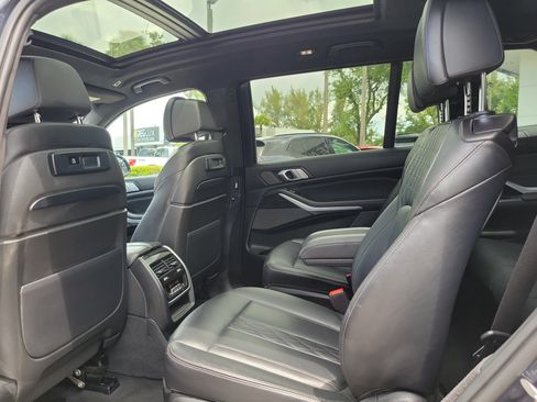 Used 2022 BMW X7 M50i w/ Dynamic Handling Package AWD/4WD image 15