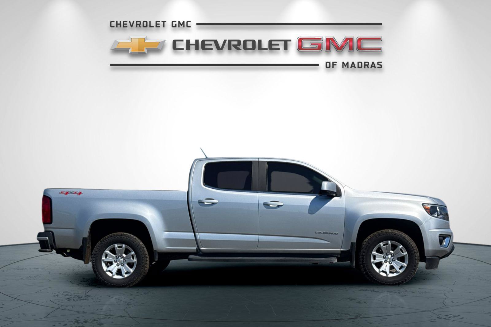 Used 2018 Chevrolet Colorado LT w/ LT Convenience Package AWD/4WD image 2
