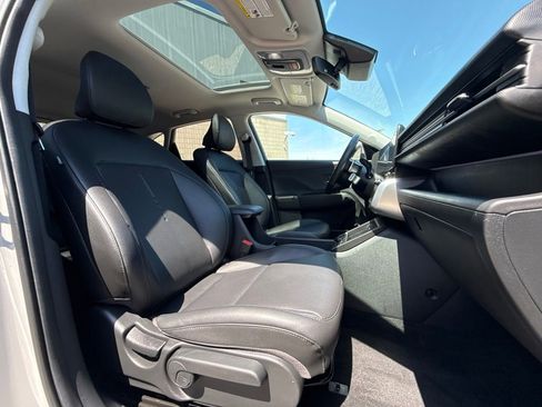 Used 2024 Hyundai Kona Limited FWD image 17