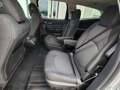Used 2017 Chevrolet Traverse LT w/ Style and Technology Package FWD image 19