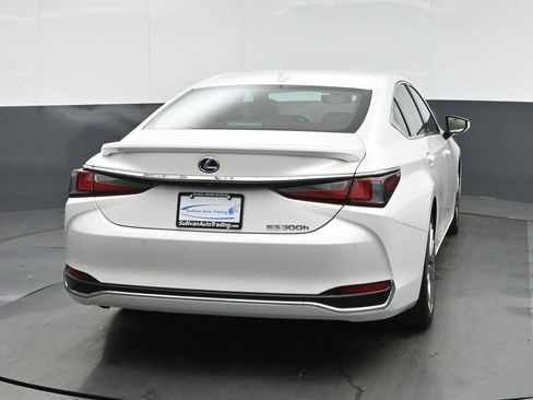 Used 2020 Lexus ES 300h w/ Accessory Package FWD image 6