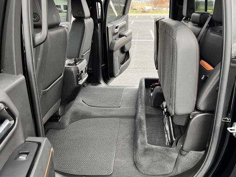 Used 2024 GMC Sierra 1500 AT4 w/ AT4 Preferred Package image 18