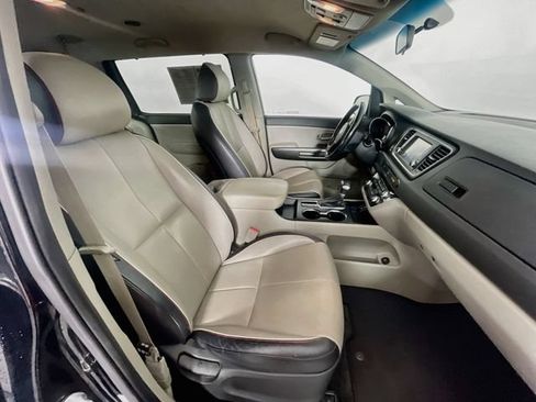 Used 2019 Kia Sedona EX FWD image 29