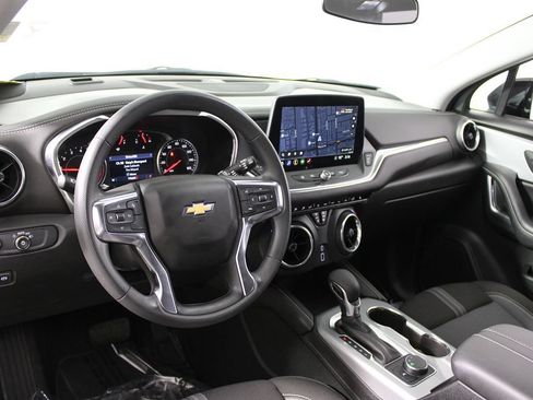 Used 2025 Chevrolet Blazer LT FWD image 32