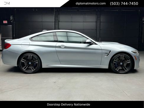 Used 2018 BMW M4 Coupe w/ M Driver's Package image 8