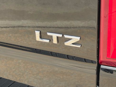 Used 2026 Chevrolet Silverado 1500 LTZ AWD/4WD image 9