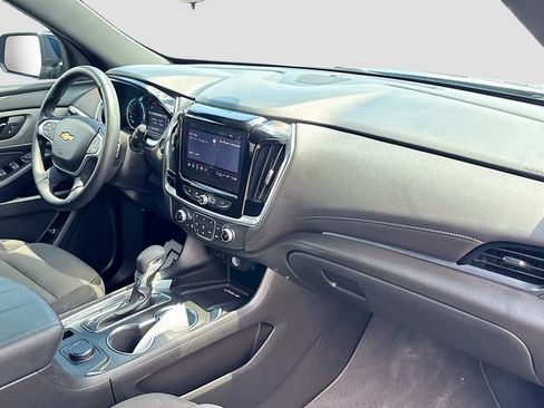 Used 2023 Chevrolet Traverse LT FWD image 30
