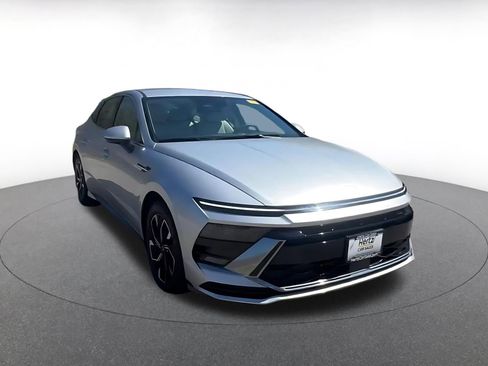 Used 2025 Hyundai Sonata SEL image 3