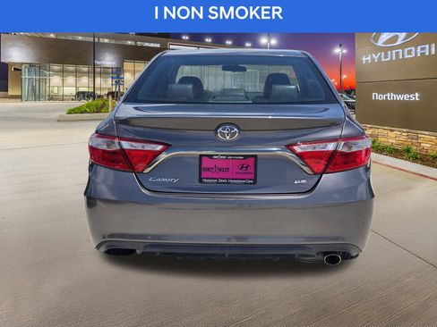 Used 2017 Toyota Camry SE FWD image 8