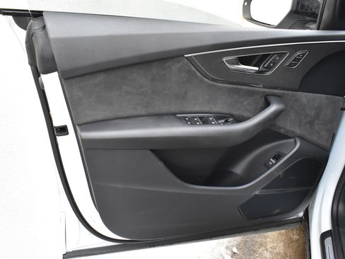 Used 2020 Audi SQ8 Prestige w/ Prestige Package image 21