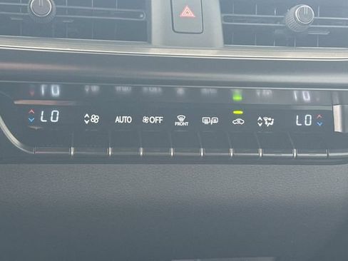 New 2026 Lexus UX 300h FWD image 18