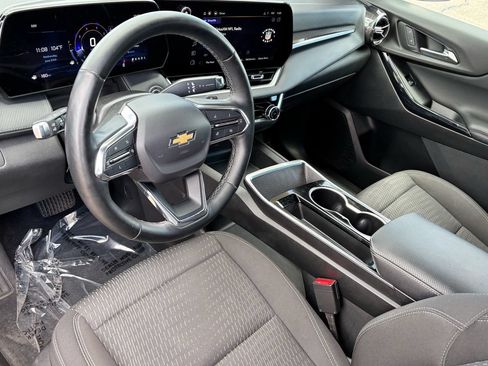 Used 2025 Chevrolet Equinox LT FWD image 15