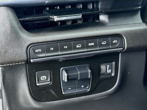 Used 2021 Cadillac Escalade Premium Luxury w/ Driver Assist Tech Package AWD/4WD image 12