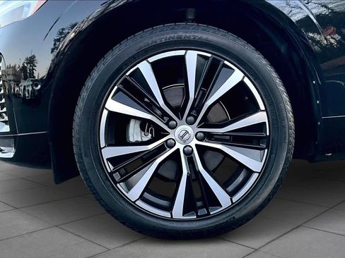 Certified 2024 Volvo XC60 B5 Plus w/ Protection Package Premier image 10