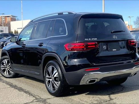 Used 2026 Mercedes-Benz GLB 250 4MATIC image 10