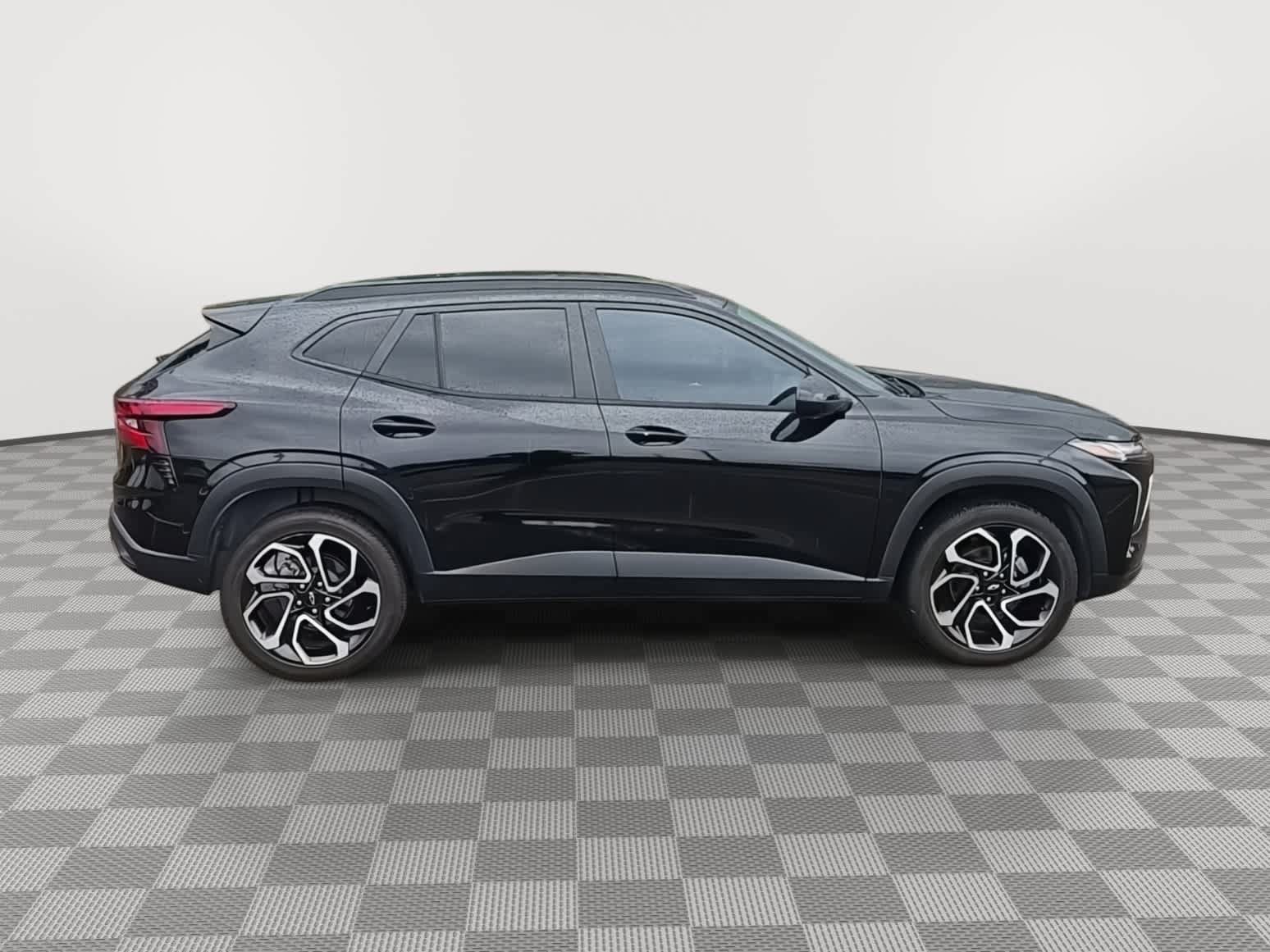 Used 2025 Chevrolet Trax RS w/ Driver Confidence Package FWD image 9