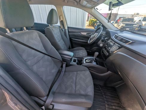 Used 2016 Nissan Rogue S image 8
