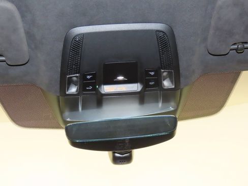 Certified 2021 Porsche Taycan Turbo AWD/4WD image 30