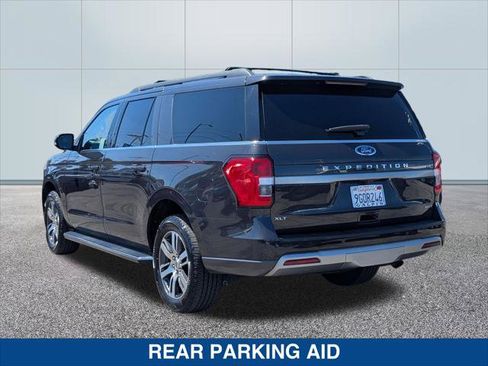 Used 2023 Ford Expedition Max XLT image 3