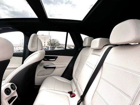 Used 2024 Mercedes-Benz GLC 300 4MATIC image 20