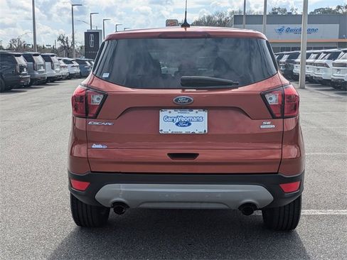 Certified 2019 Ford Escape SE image 5