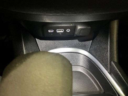 Used 2023 Chevrolet Malibu LT image 35