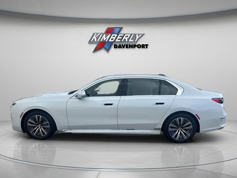 Used 2024 BMW i7 eDrive50 RWD image 2