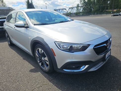 Used 2018 Buick Regal Preferred AWD/4WD image 4